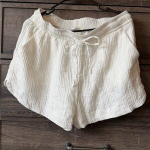 H&M Women's White Shorts